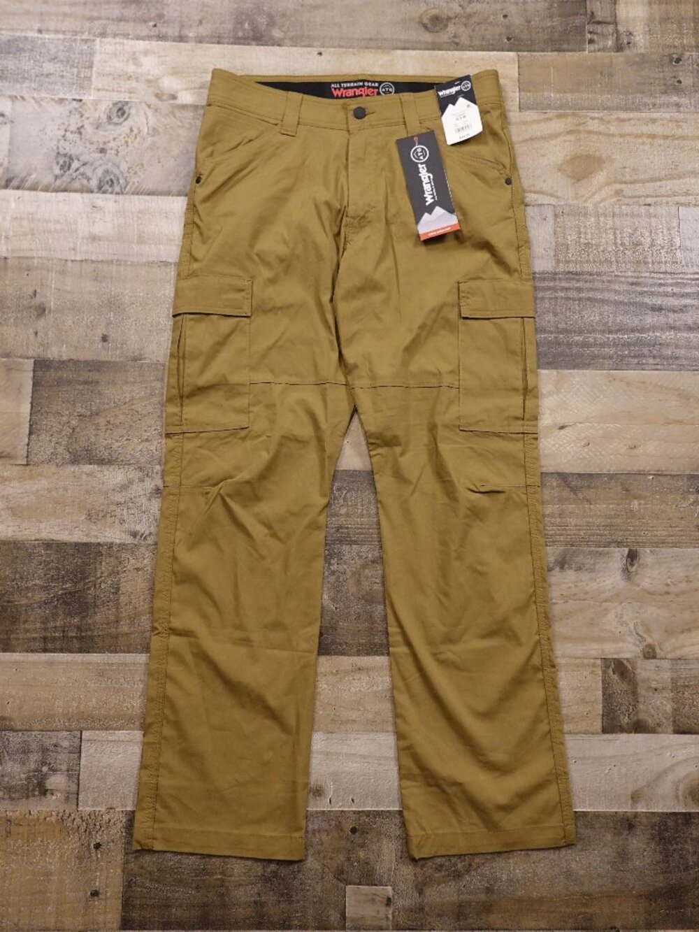 Wrangler ATG Range Cargo Pants Men’s 32x30 Khaki Stretch Hiking Outdoor NWT